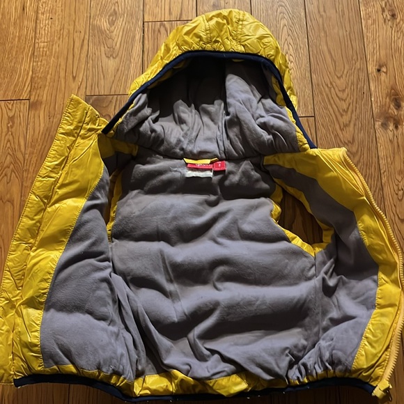 Sprout | toddler puffer style vest size 2 yellow hooded jacket - Picture 7 of 7